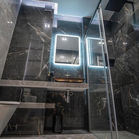 Apartament W Cieplicach Comfort Jelenia Gora Bagian luar foto